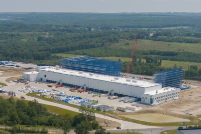 An aerial view of Lineage's automated facility in Hazleton, Pennsylvania under construction
